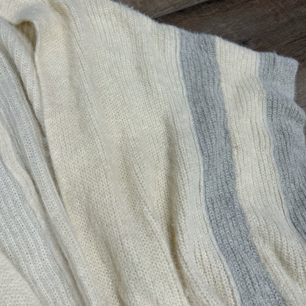 Anthropologie fuzzy poncho sweater - Picture 2 of 4